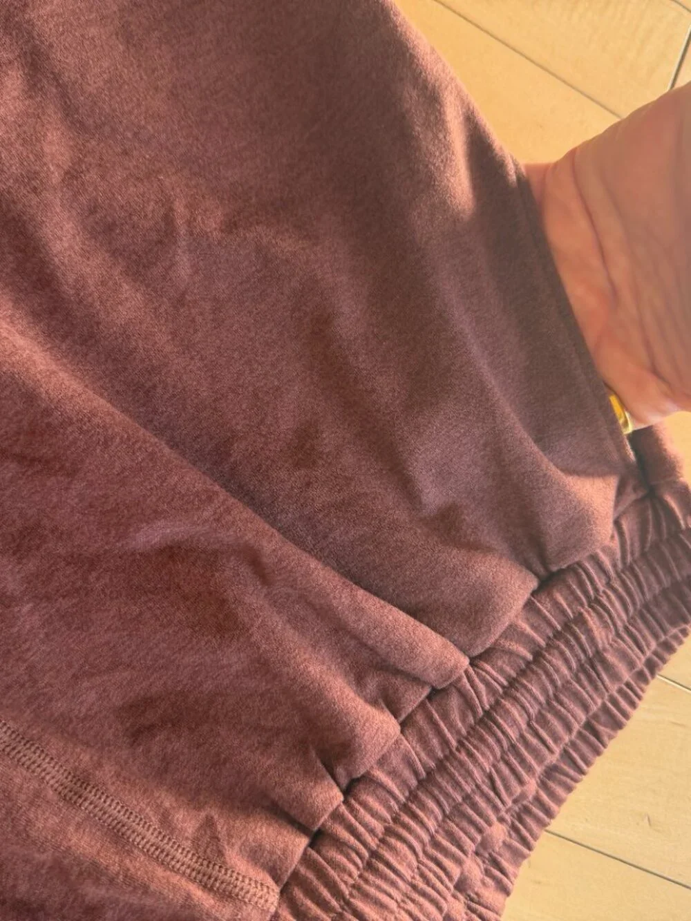 Vuori Boyfriend Short Shorts Cedar Heather Brown Size Medium New NWT - Picture 6 of 8